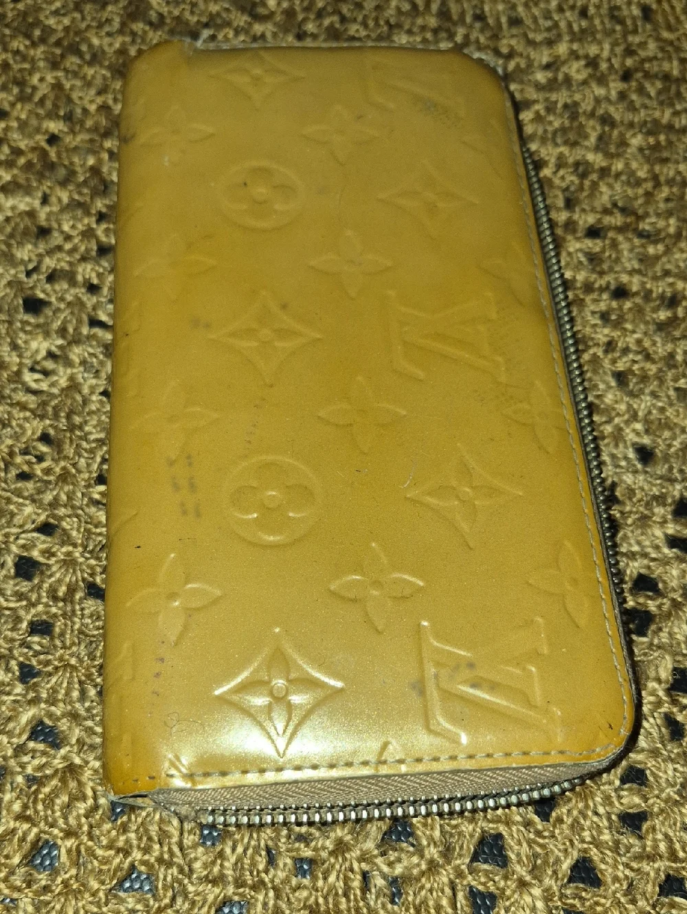 Authentic Vernis Embossed Zip Wallet in Tan - Picture 1 of 10